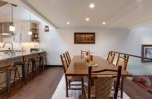 Avon House | Modern Mountain Townhome- A Spacious Retreat For Your Getaway!