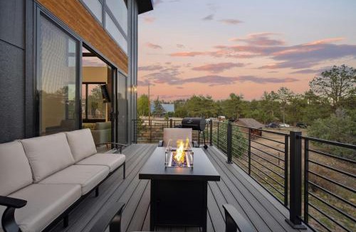 Bailey House | Modern Mtn Escape! Hot Tub Fireplace Views