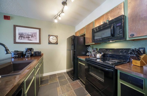 Peak 8 Condo | Modern Peak 8 Getaway! Grandview 2BR Condo