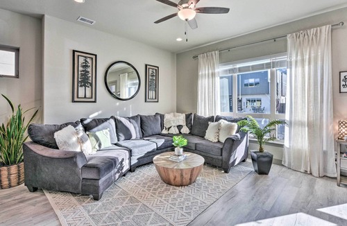 Poncha Springs House | Modern Poncha Springs Townhome w/ Hot Tub!