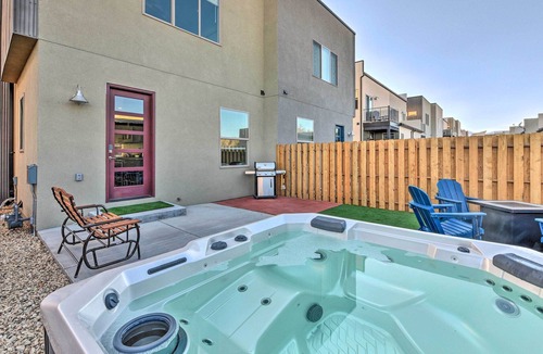 Poncha Springs House | Modern Poncha Springs Townhome w/ Hot Tub!