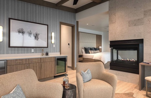 Old Town House | Modern Riverfront Retreat with Views | Riverlight Lodge
