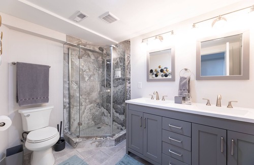 Southeast House | Modern & Spacious 2 bed/2 bath Close to DU