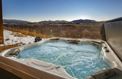 Tabernash House | Modern+Spacious Ski Winter Park Private Hot Family-Friendly EVCharger