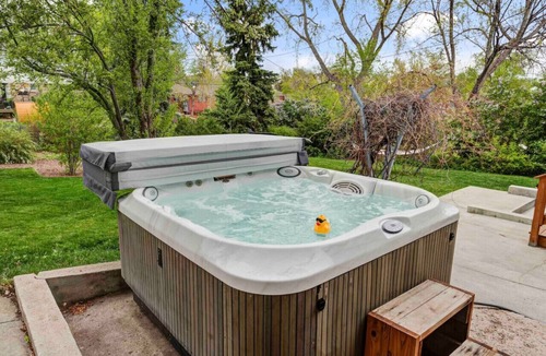 Scenic Heights House | Modern Suite Near Denver | Hot Tub | Outdoor Oasis