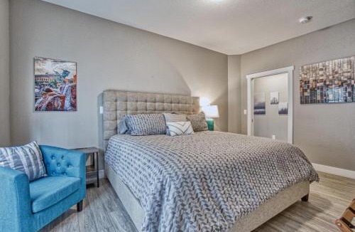 Old Town North House | Modern Townhome near Old Town, Breweries, & River!
