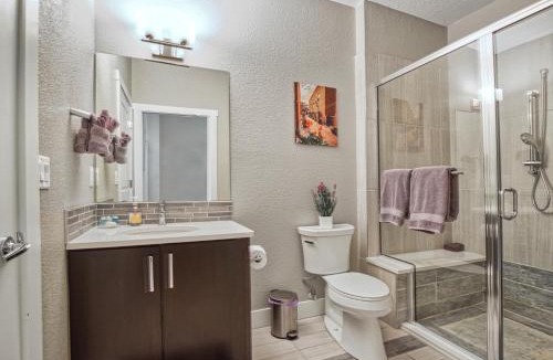 Old Town North House | Modern Townhome near Old Town, Breweries, & River!