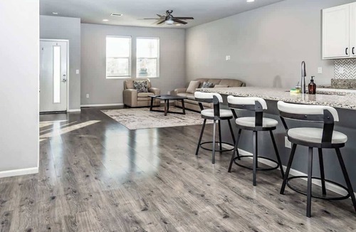 Gateway House | Modern Townhouse for 6 in Denver, Great Amenities