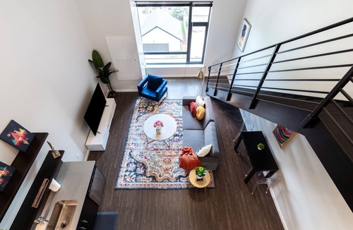 University Park Apartment | Modern Upscale Studio Loft w/free parking & pool