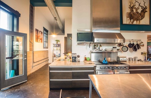 Cole House | Modern Urban Loft in Rino-beautiful loft & outdoor area, near nightlife