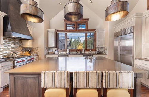 Peak 8 House | Monarch at Shock Hill: Elegant Home w/Hot Tub, Firepit, Oxygen, Near Gondola