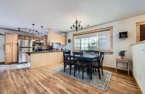 Black Hawk House | Moon Creek Cabin cabin