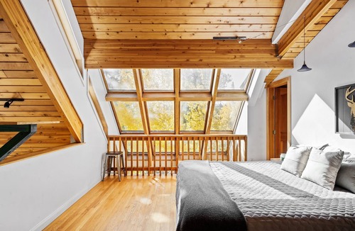 Valley of the Sun Cabin | Moose Hill Cabin 🏔 Hot Tub - Private - 6 Acres - 23 Miles to Breck!