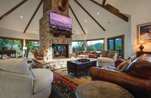 Steamboat Springs House | Moose Meadows Lodge - Huge Views, Great Room, Game Room, Theater