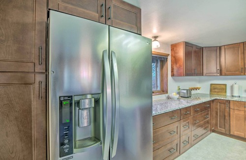 Walden Cabin | 'Moose Park Lodge' Charming Walden Retreat!