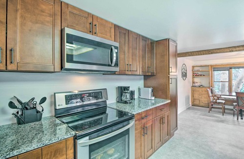 Walden Cabin | 'Moose Park Lodge' Charming Walden Retreat!