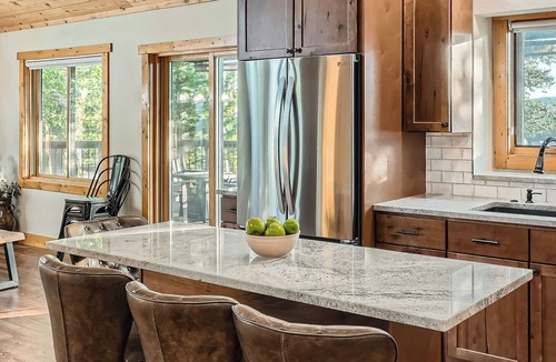 Grand Lake Cabin | Moose Ridge: Hot Tub, Game Room & Lake Views