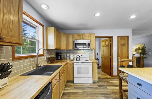 Breckenridge Condo | Moose Trail Retreat 3 Bedroom Home by RedAwning