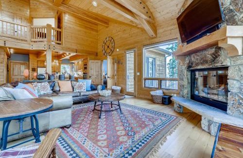 Warrior's Mark West House | Morning View Lodge Home Spacious Hot Tub and Views