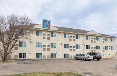 Fort Lupton Hotel | Motel 6-Fort Lupton, CO