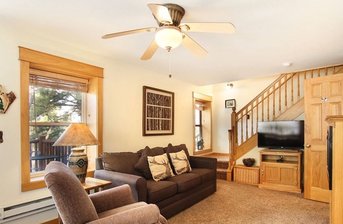 Estes Park Condo | Mount Dickinson 18B - 1 Br Condo with Mountain Views!