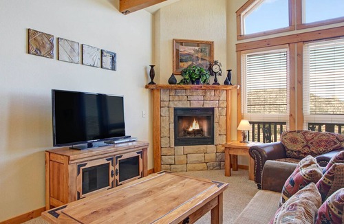 Estes Park Condo | Mount Enentah 37 - 2 Br Condo - Lake/Mountain Views!