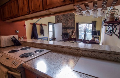 Fraser Condo | Mountain apartment, 2 bedrooms, 2 bathrooms, skiing, swimming, mountain lodge