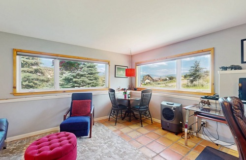 Eagle Apartment | Mountain apartment close to adventure, with shared fire pit, gym, and BBQ