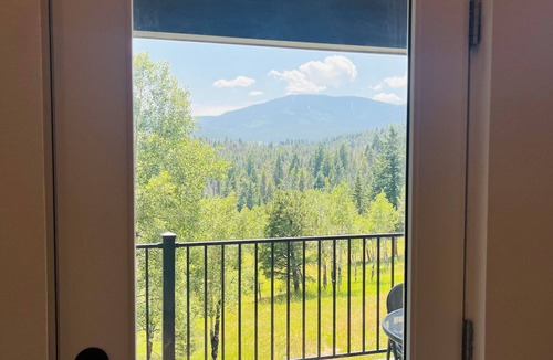 Hangen Ranch And M and B House | Mountain Barn Retreat in Evergreen