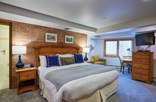 Downtown Hotel | Mountain Chalet Aspen