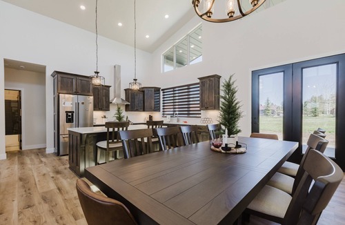 Lake Hatcher Park House | Mountain-Chic Escape | Hot Tub, Views & AC