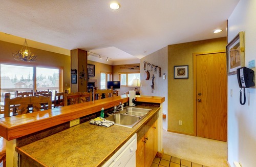 Purgatory Condo | Mountain dream with ski-In/ski-Out Access, WiFi, hot tub, & pool