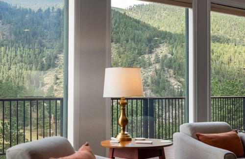 Bailey House | Mountain Escape! Views. Privacy. Beauty.