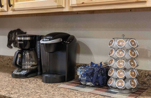 Black Hawk House | Mountain Escape w Hot Tub,Games &Views! Sleeps 12!
