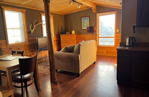 Baca Grande Apartment | Mountain Getaway Retreat - Cozy & Quiet Loft Apartment