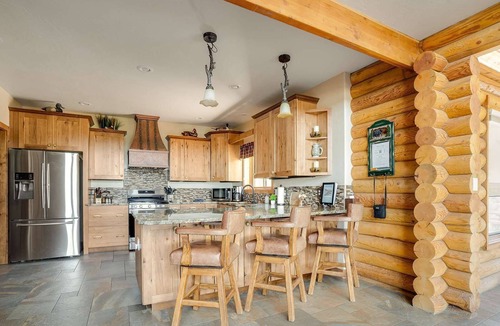 Mesa Cabin | Mountain Haus: Hot Tub, Views & Ski Access