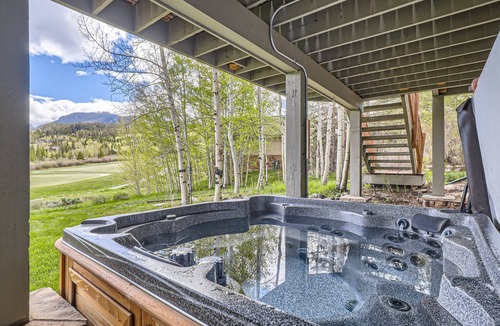 Three Peaks House | Mountain Home on Raven Golf Course - Private Sauna & Hot Tub