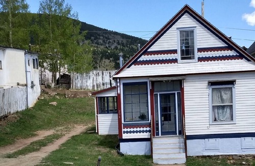Victor House | Mountain House in Historic MIning Town of Victor