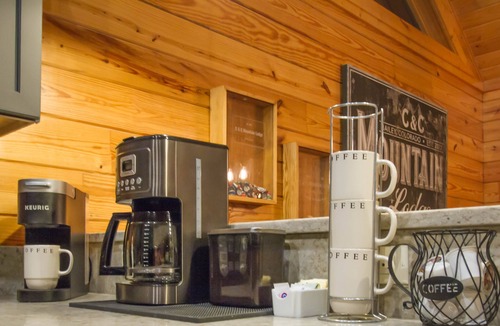 Bailey Cabin | Mountain Lodge. Large kitchen hot tub, fire pit.