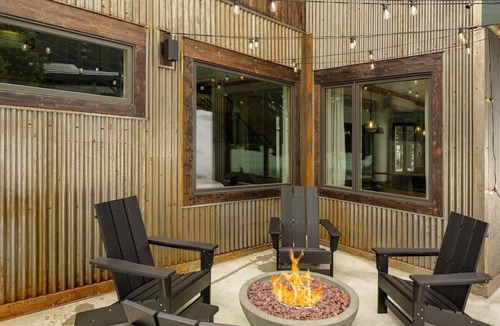 Blue River House | Mountain Manor · Mountain Manor| Luxury Home 5 min to Breck| HotTub
