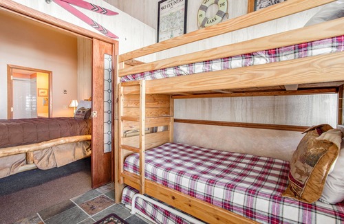 Silvercreek Condo | Mountain manor with fireplace, tennis, balcony, heated pool, & amazing view