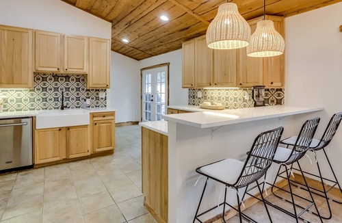 Doubleheader House | Mountain Mansion | Hot Tub | Sauna