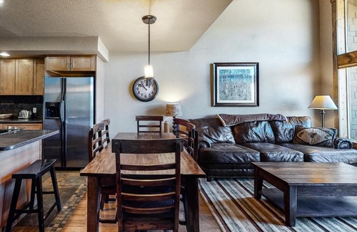 Fraser House | Mountain Memories Condo
