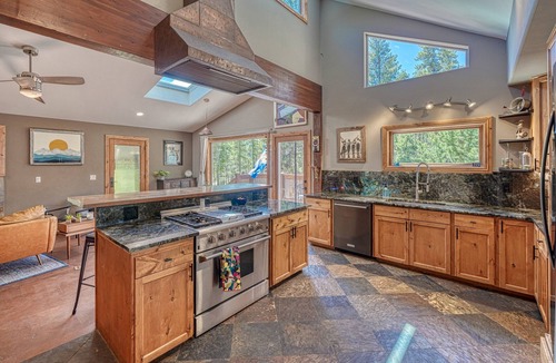 Leadville North House | Mountain Oasis/Artistic Retreat w/Spa & Patios