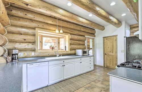 Glenwood Springs House | Mountain Retreat w/Deck: Ski, Soak, Golf & Hike!