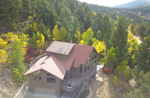Golden House | Mountain Retreat with Hot Tub Near State Park