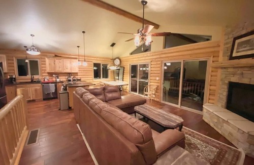 Rainbow Valley House | Mountain Sunrise Cabin with breathe taking views.