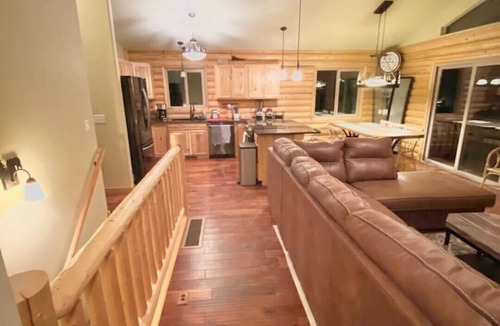 Rainbow Valley House | Mountain Sunrise Cabin with breathe taking views.