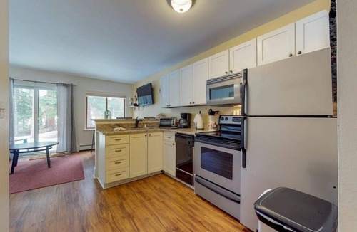 Four O'Clock Condo | Mountain Sunsets is lovely mountain getaway at Wildwood Suites.