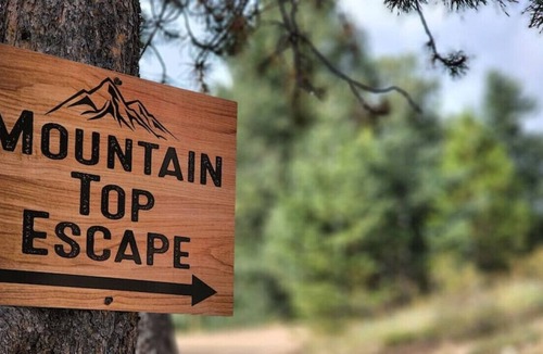 Shadow Mountain House | Mountain Top Escape! Hot tub, Gameroom, Firepit!